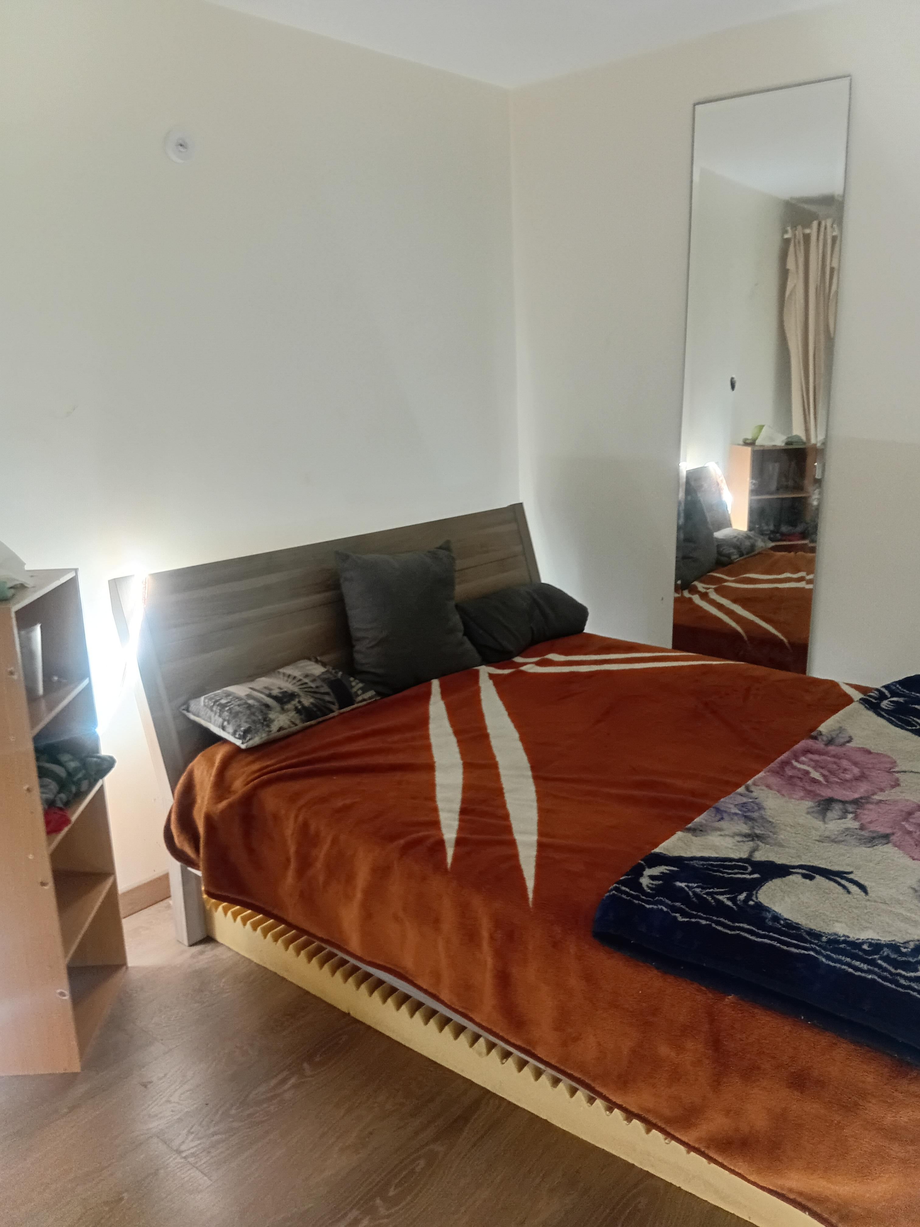 Bonjour , Photo principale