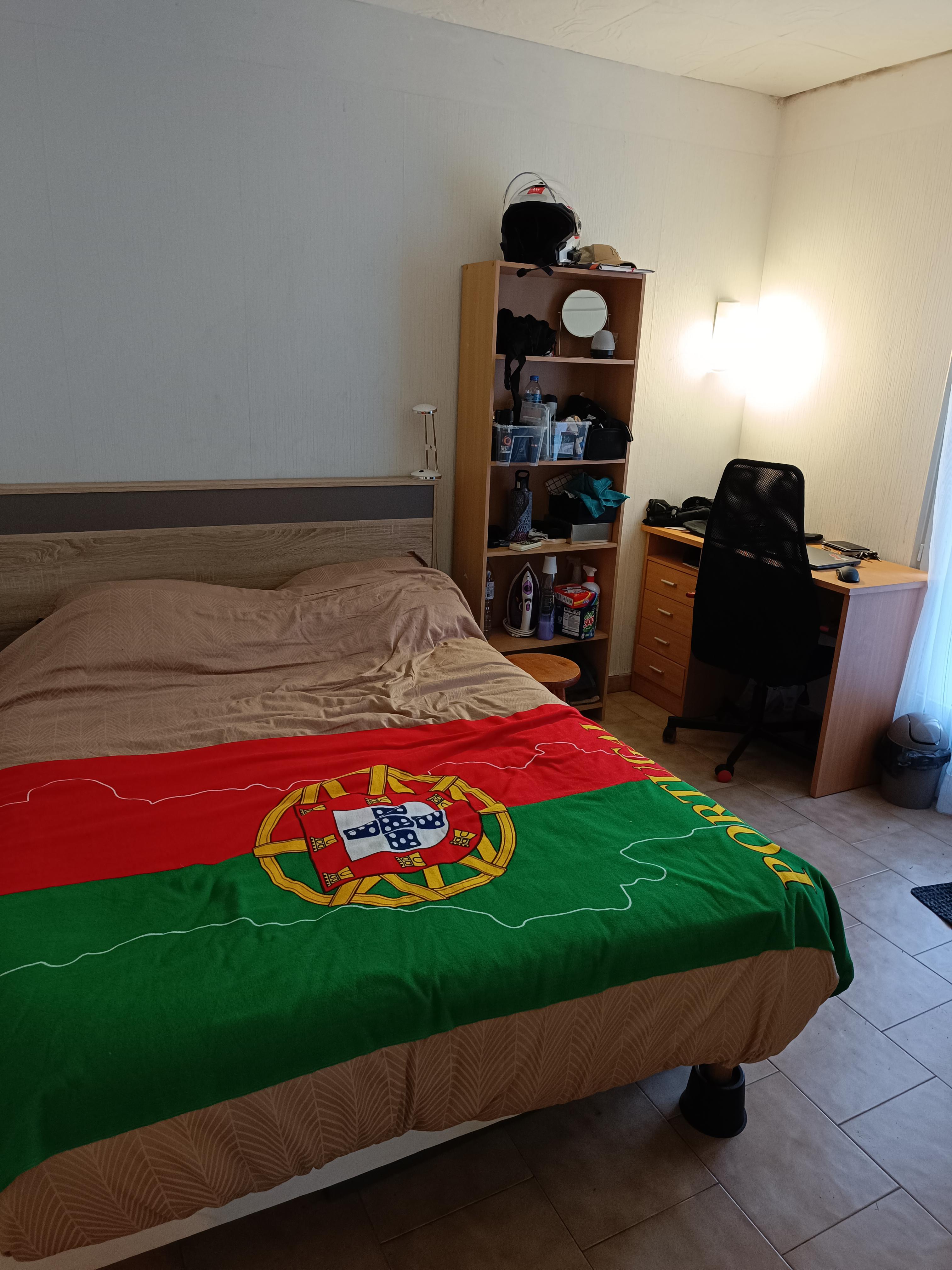 Chambre disponible colocation de 3 personnes avec  Photo principale