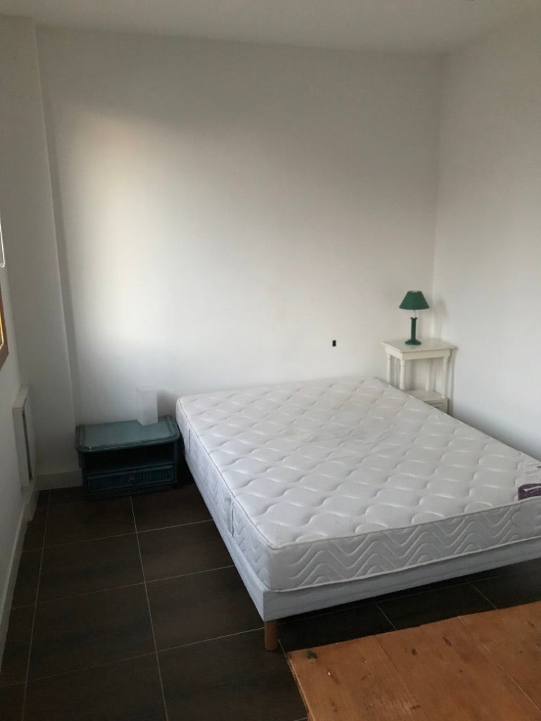 Loue chambre dans une maison Photo principale