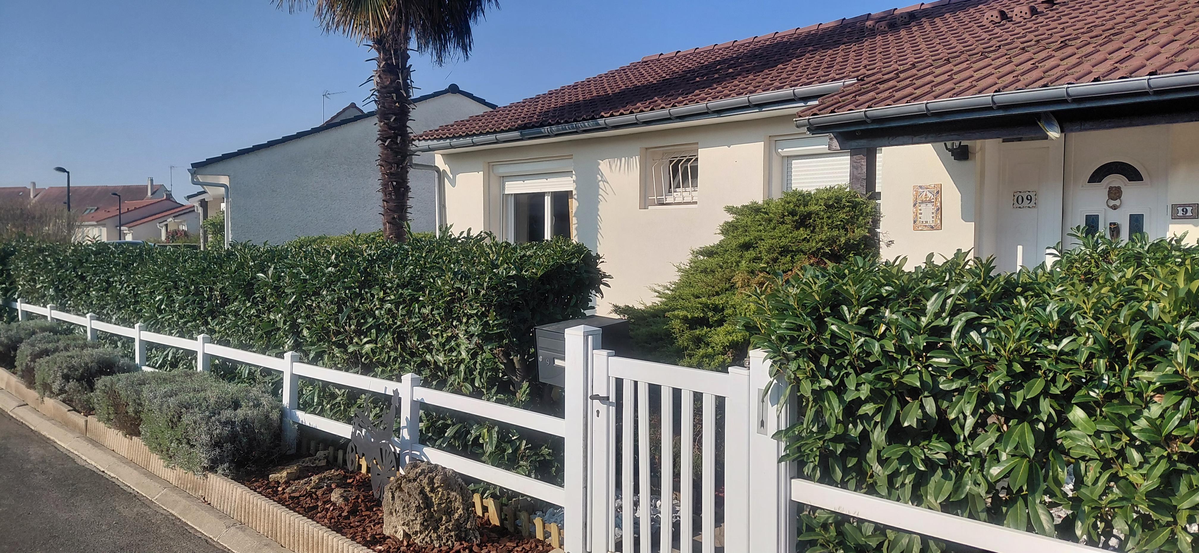 Chambre tout confort dans pavillon Photo principale