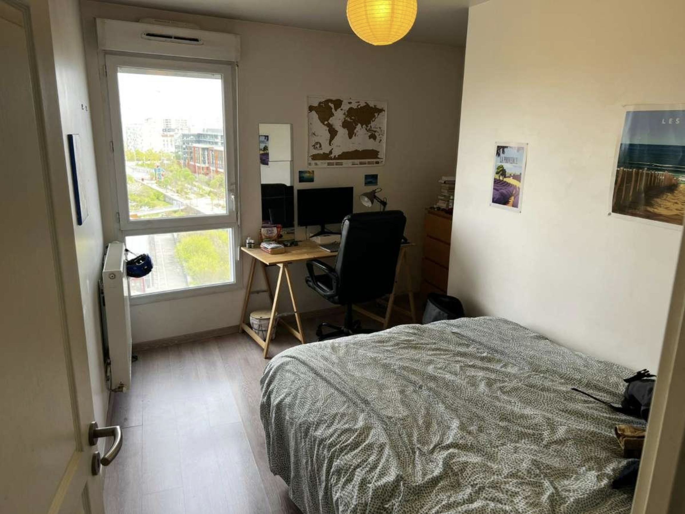 3 colocs qui cherchent un/une 4eme habitant.e  Photo principale