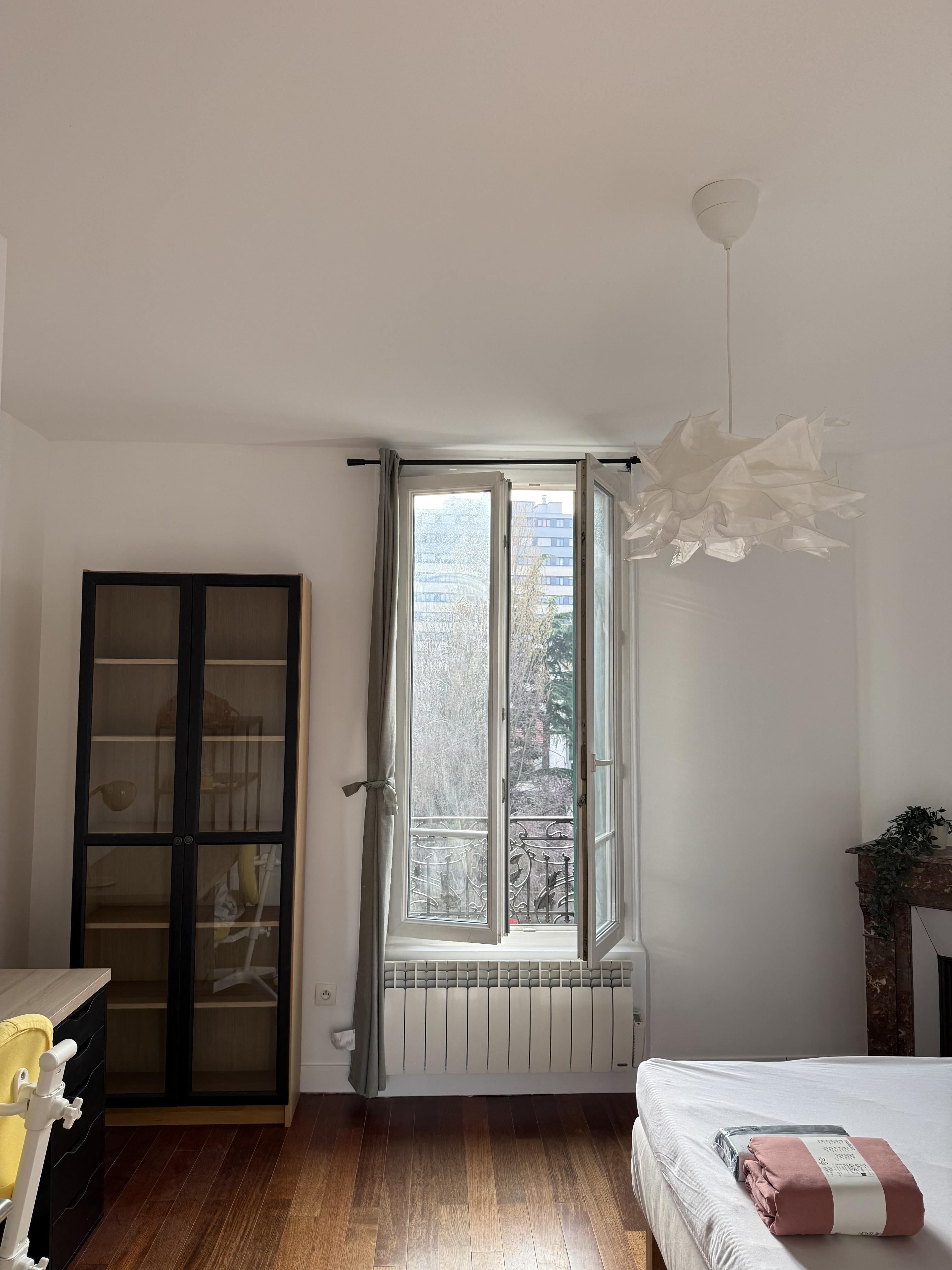 Chambre lumineuse  proche Gare du Nord et St Lazar Photo principale