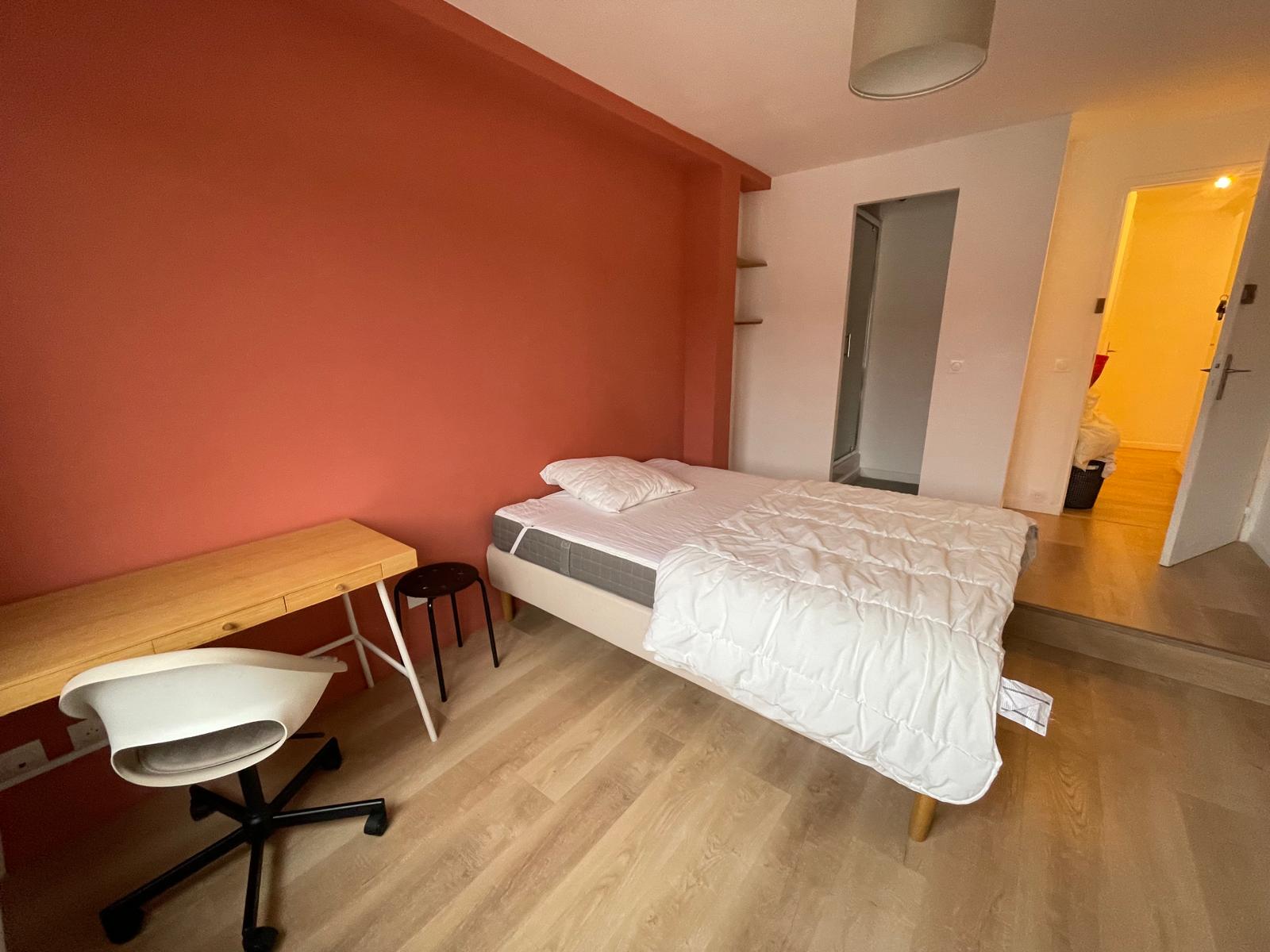 Chambre meublée en colocation - private bathroom Photo principale