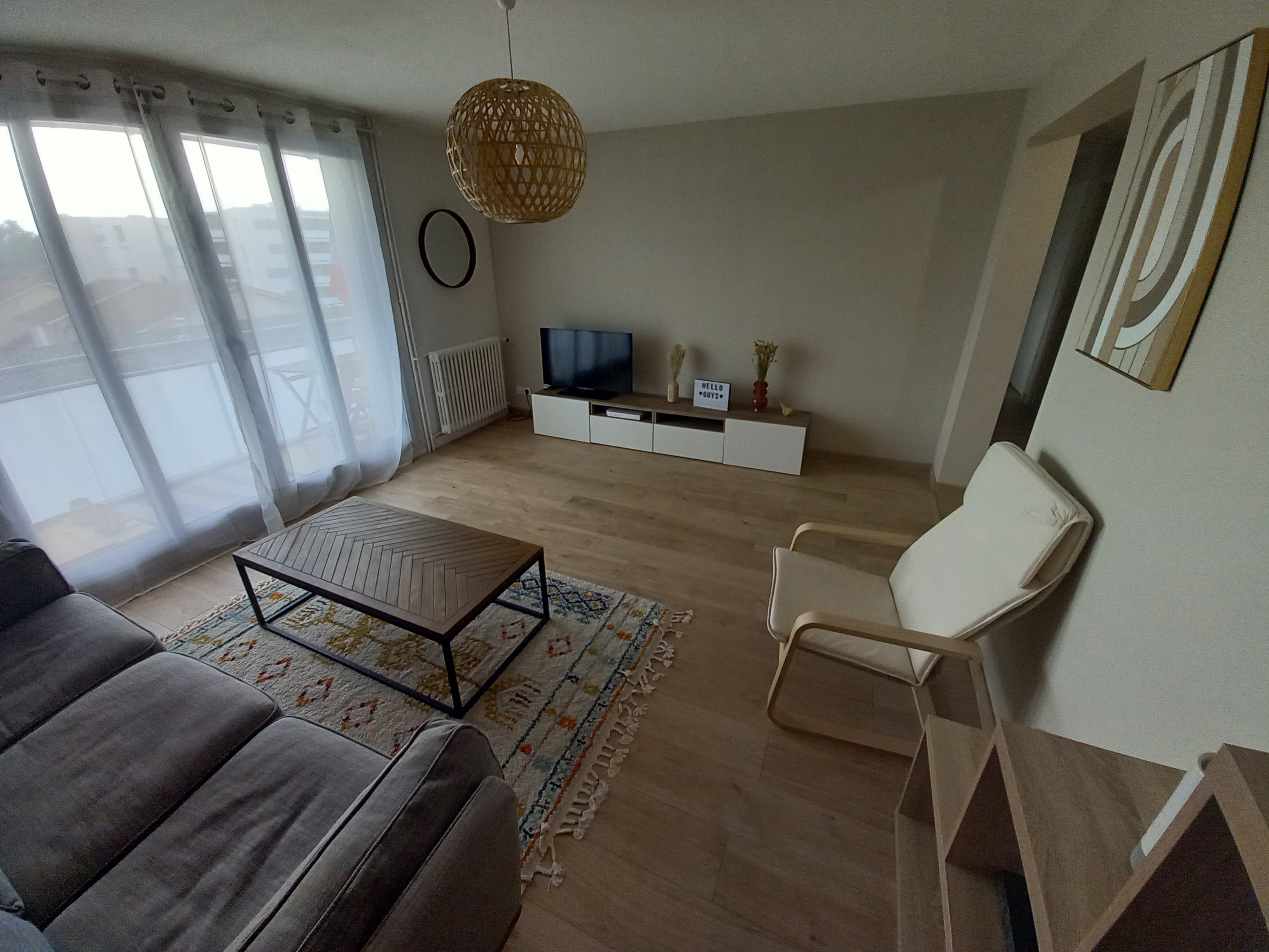 Chambre colocation meublée 11m² – proche métro D Photo principale