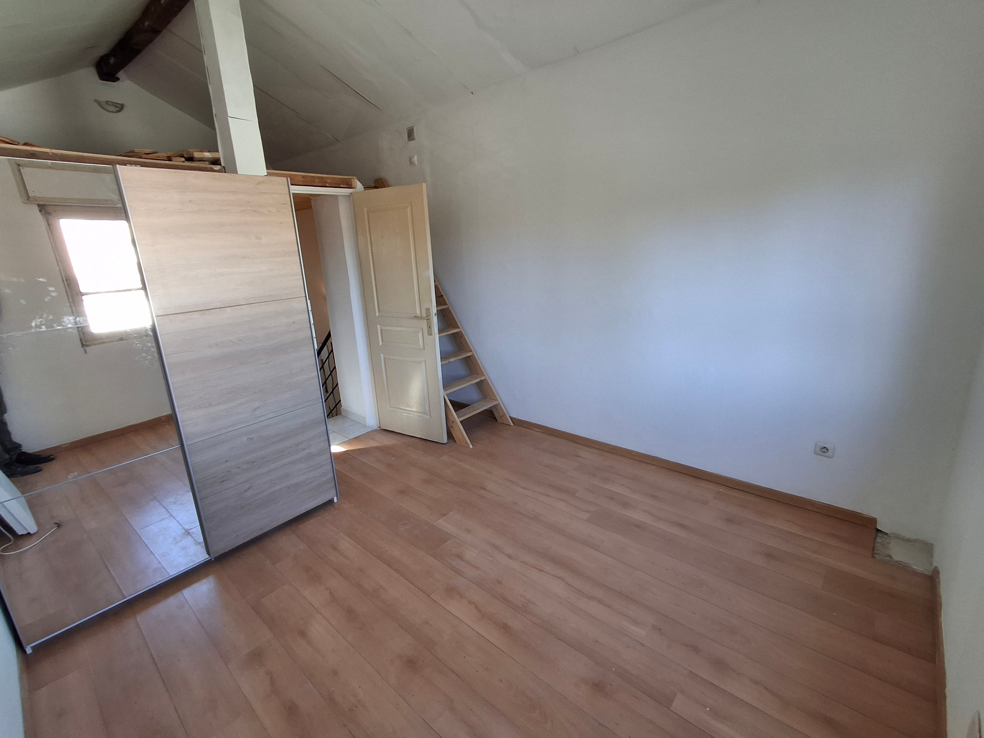 Chambre ac mezzanine a louer Plan des 4 Seigneurs Photo principale