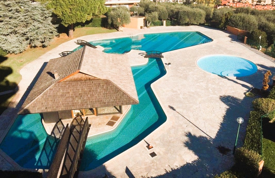 Colocation-Piscine-Tennis-Libre vers Mi/Fin AoÛT Photo principale