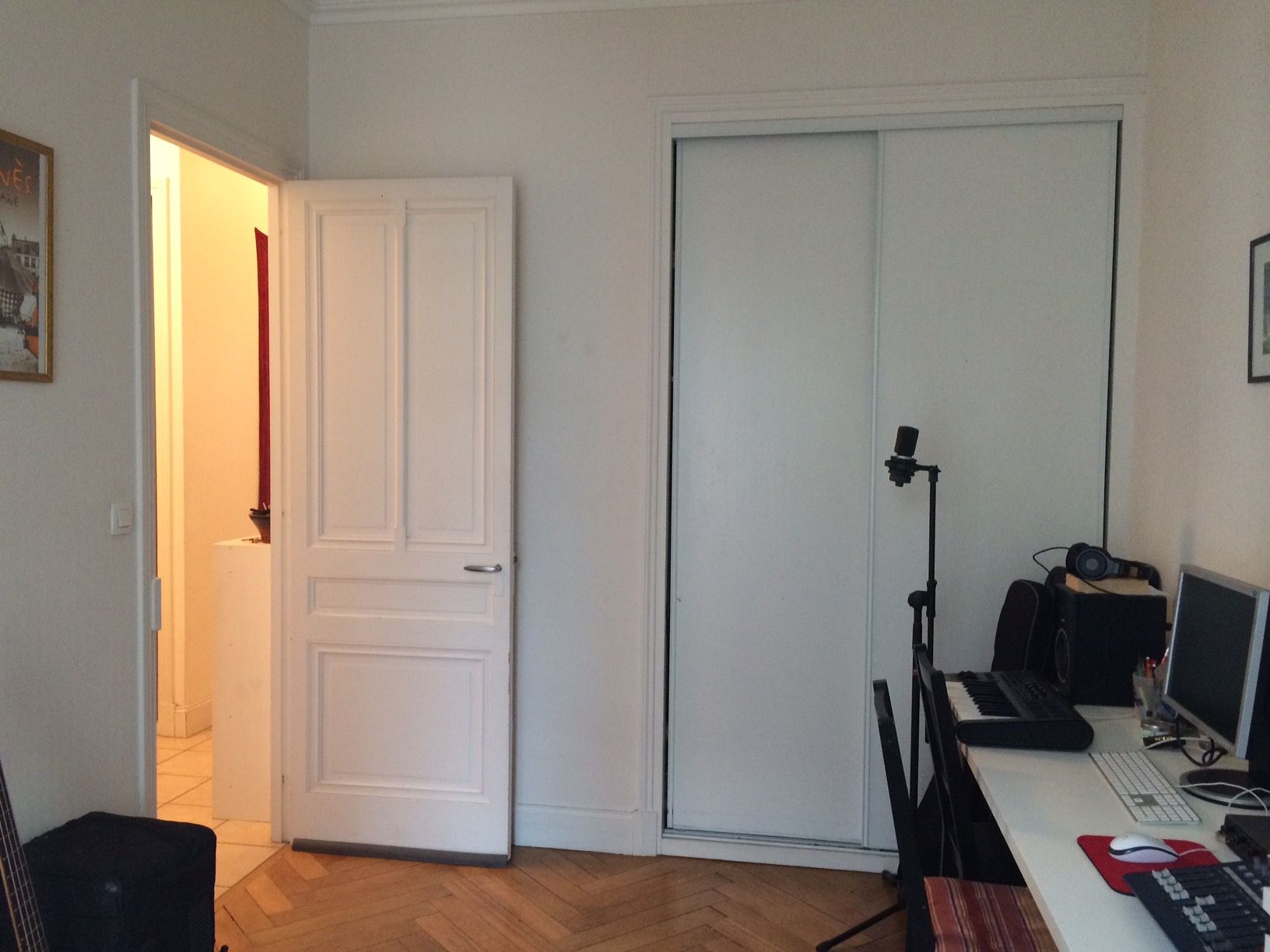 URGENT Recherches colocataire femme pour remplacer Photo principale