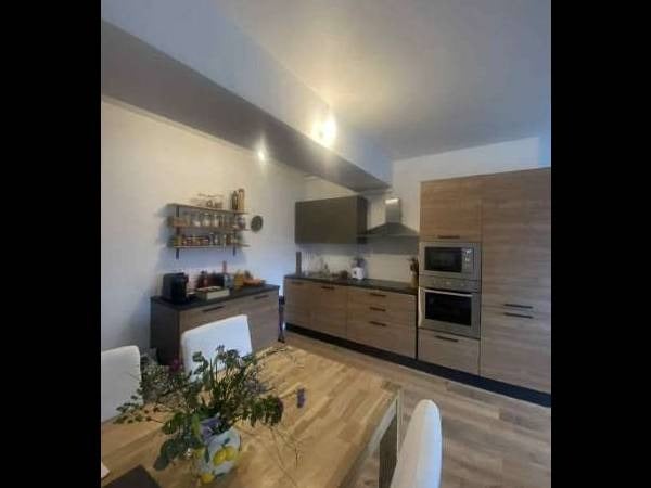 Une Chambre Dans un Grand Appartement Refait à Neu Photo principale