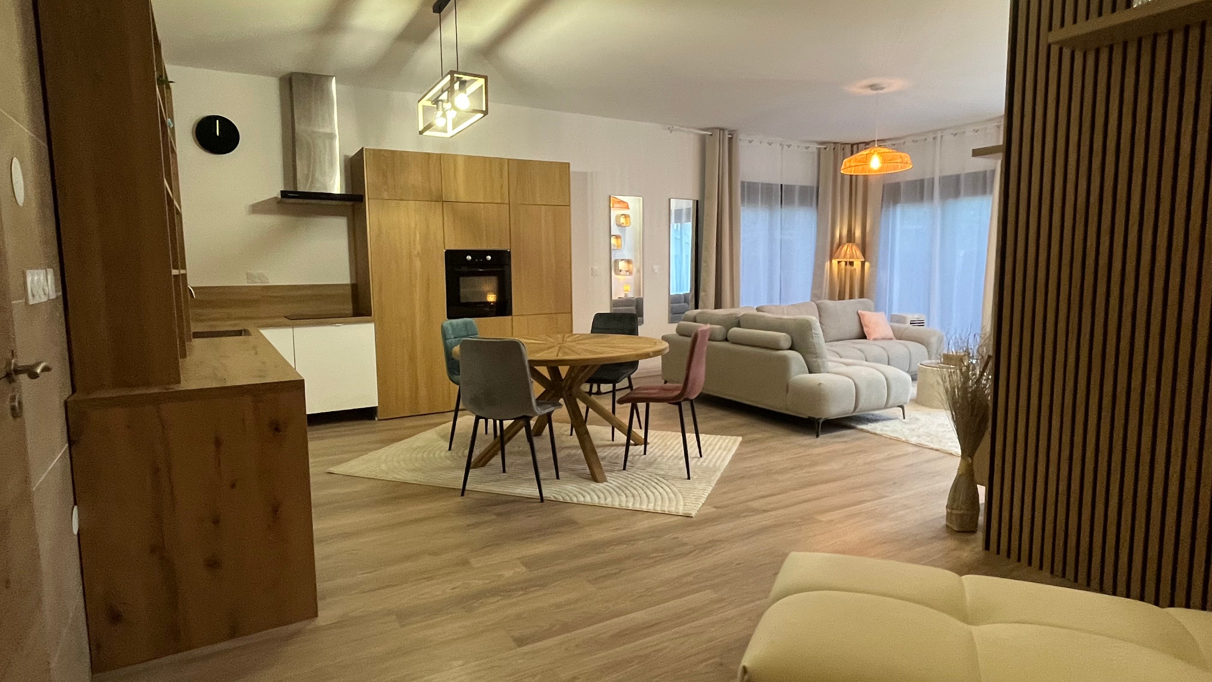 Grand logement meublé et totalement équipé   Photo principale