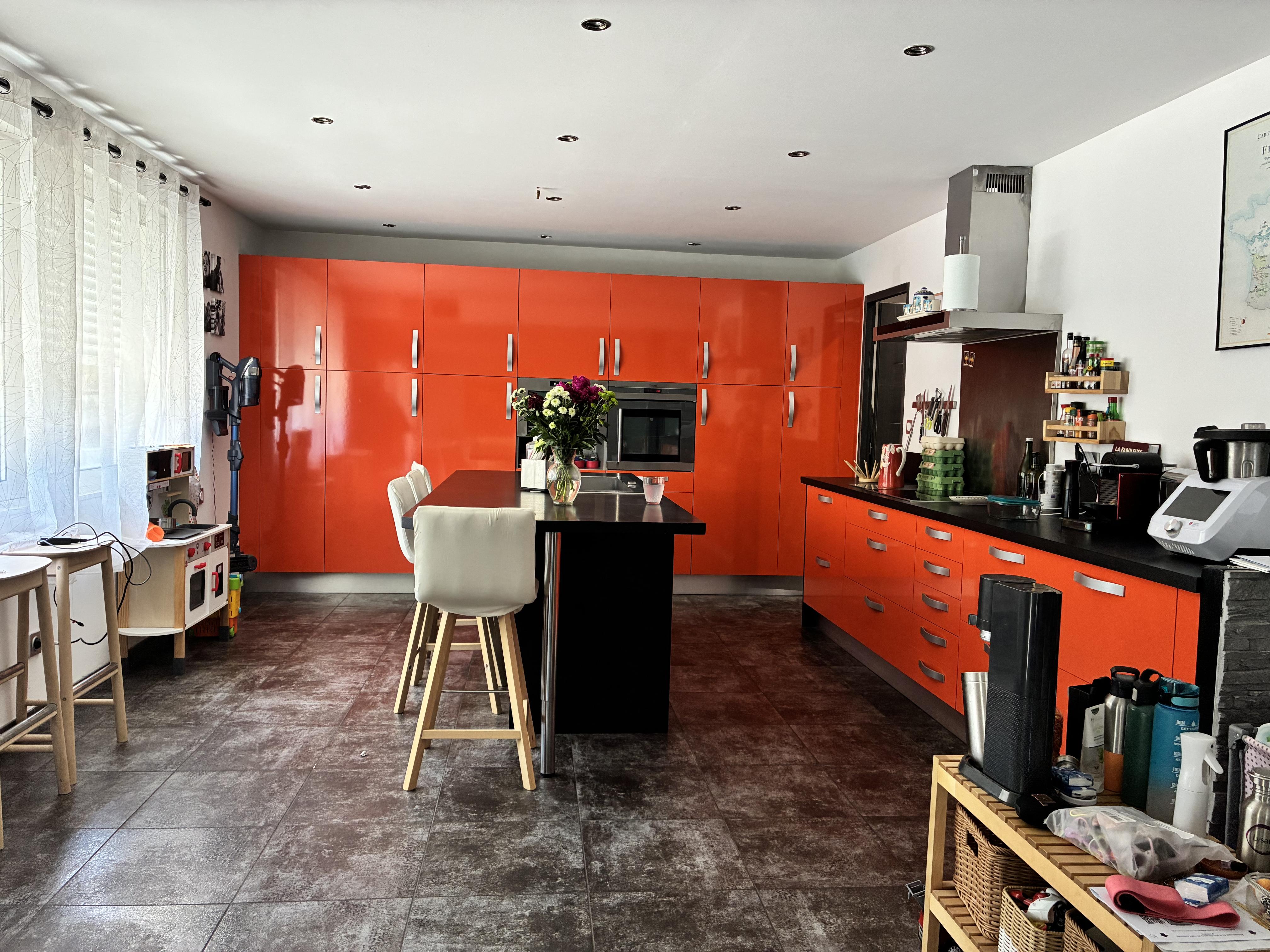 Maison 240 m² proche métro et parc Photo principale