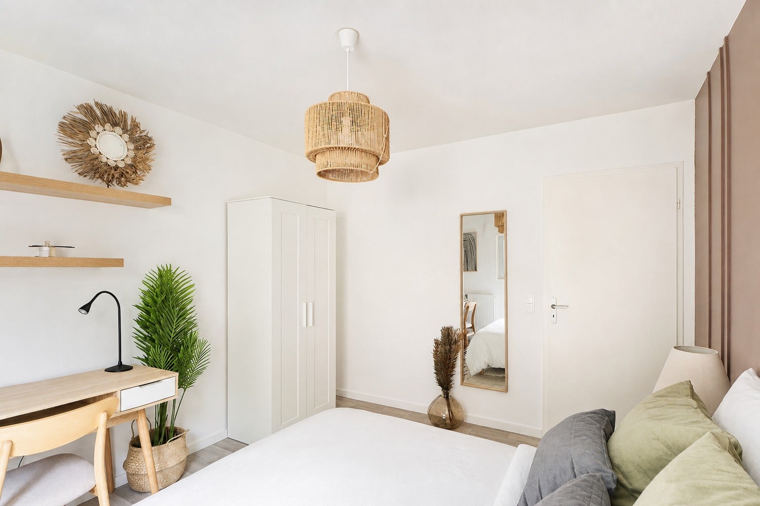 Lumineuse chambre de 12 m² à louer en coliving à B Photo principale