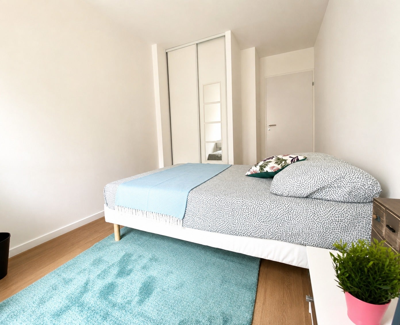 Belle chambre chaleureuse – 13m² Photo principale