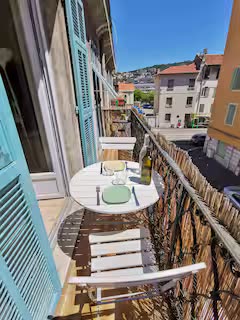 Appartement pour 2 colocateurs près des écoles  Photo principale