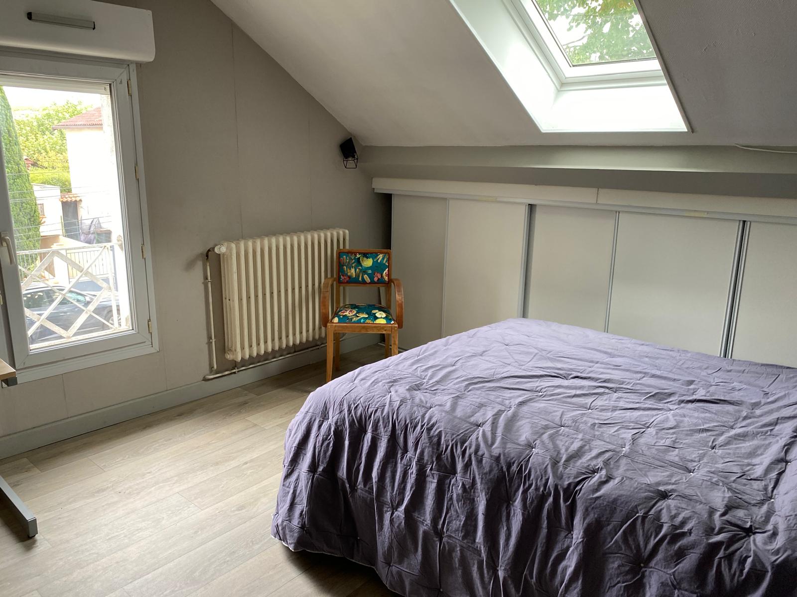 Loue chambre meublée dans une maison Photo principale