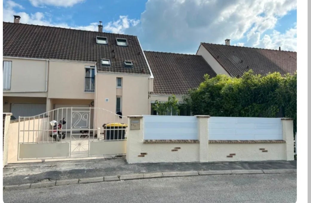 Colocataire pour etage dans maison  Photo principale