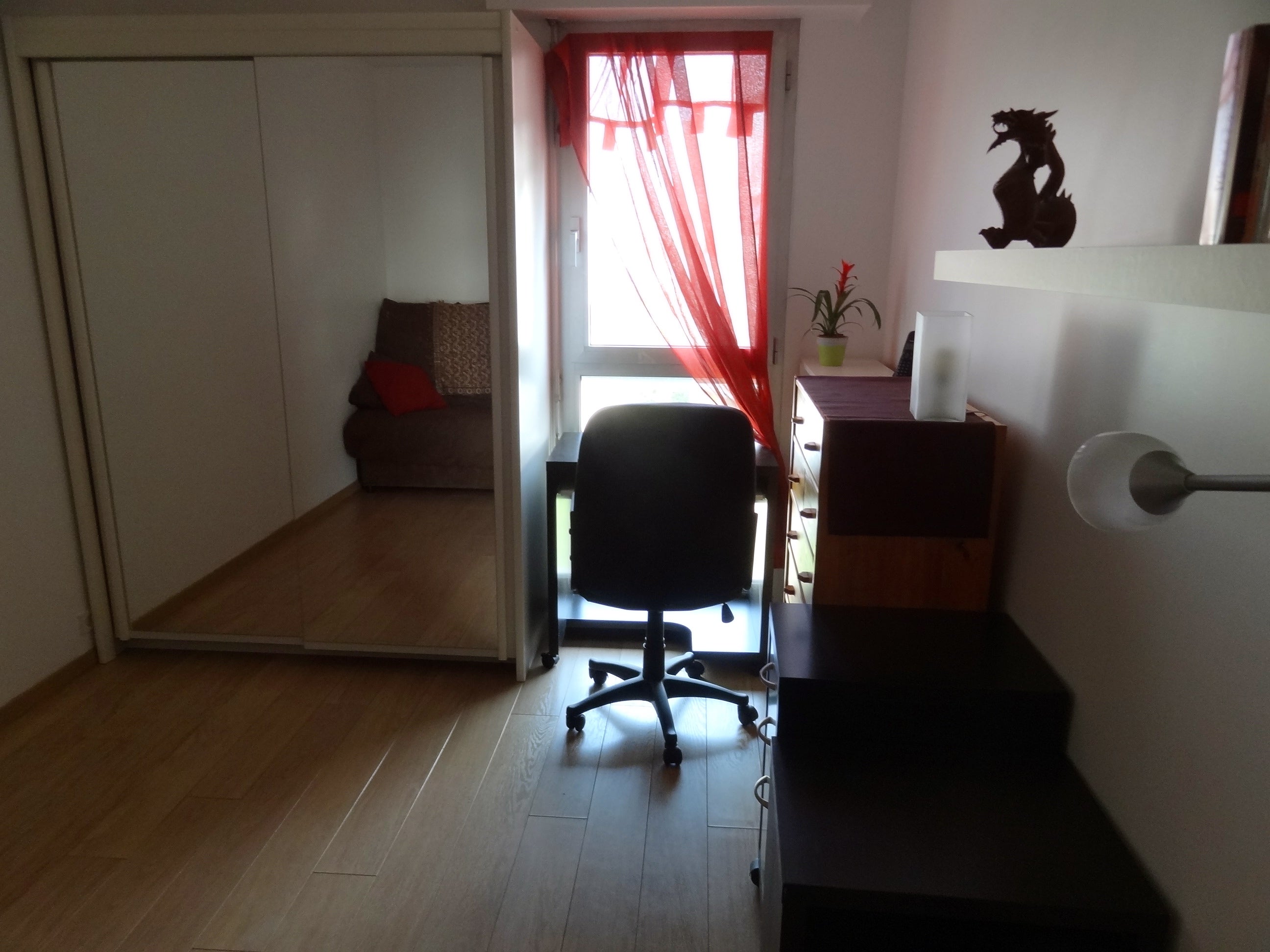 Chambre meublée dans F2 calme et bien situé Photo principale