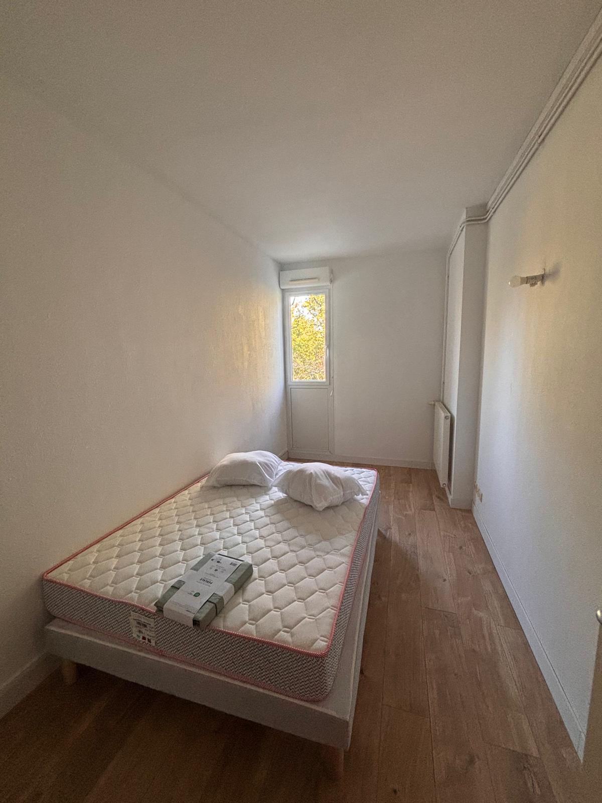 Colocation, chambre lit double de 10 m² à Orléans Photo principale